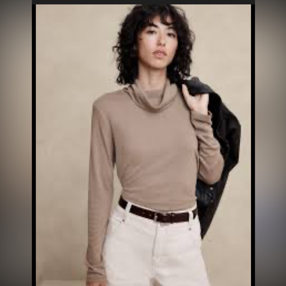 Elegant Tan Women's Sweater